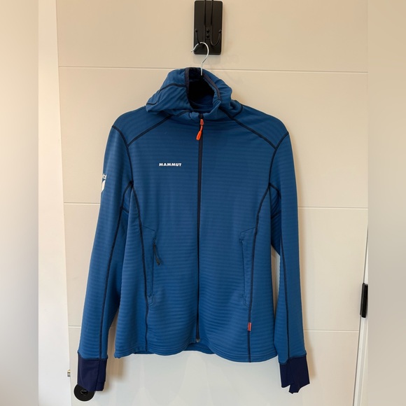 Mammot Taiss Light ML Hooded Jacket men’s M and an XL available - Picture 2 of 6